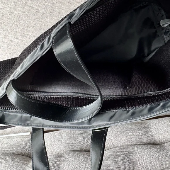 Victoria Secret Tote - Picture 5 of 7